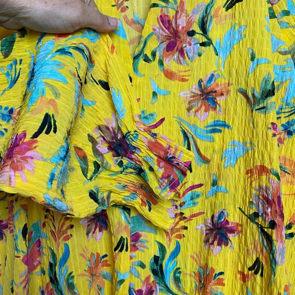 Counterparts Womenʻs Yellow Floral Long Sleeve Smocked Wrist Blouse X-Large - Picture 5 of 8